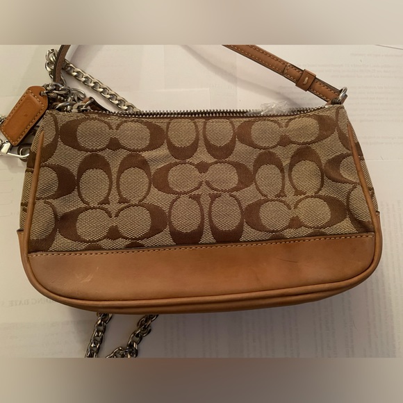 Vintage Coach wristlet with added unbranded chain to make it acrossbody - Picture 2 of 11